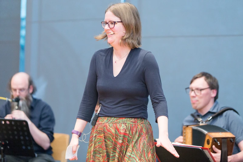 Alison didn't give a speech, but she did tell us all how to ceilidh